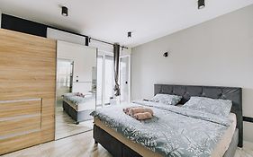Allegra Rooms